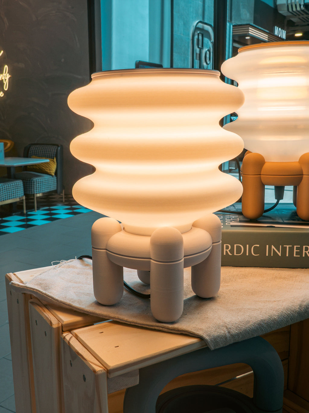 Yuhi Lamp